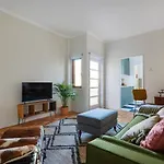 Trendy And Modern 3br Family Apartment Porto