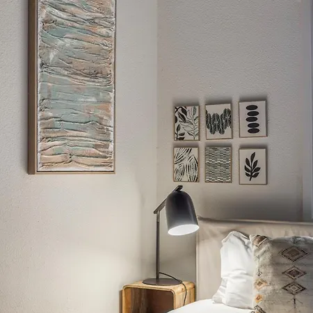 Trendy And Modern 3br Family Oporto