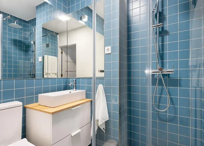 Trendy And Modern 3br Family