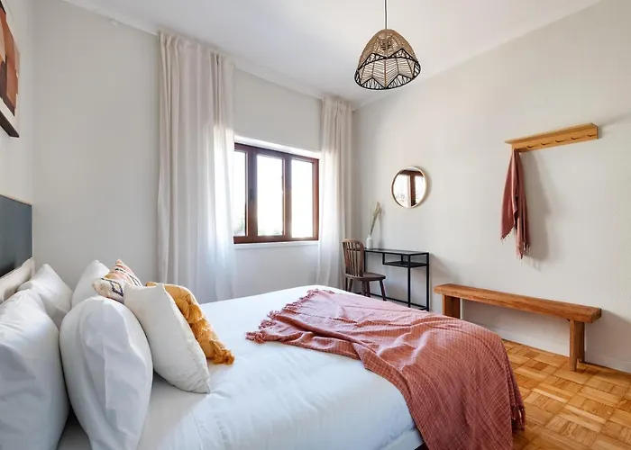 Trendy And Modern 3br Family