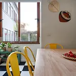 Daire Trendy And Modern 3br Family