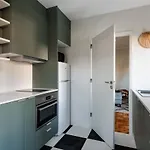 Trendy And Modern 3br Family Daire