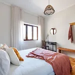 Trendy And Modern 3br Family