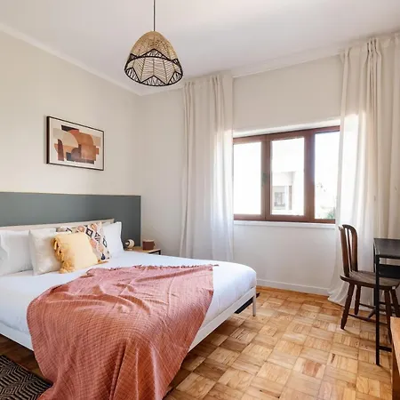 Trendy And Modern 3br Family